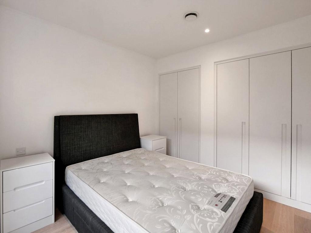 Apartment in London - More