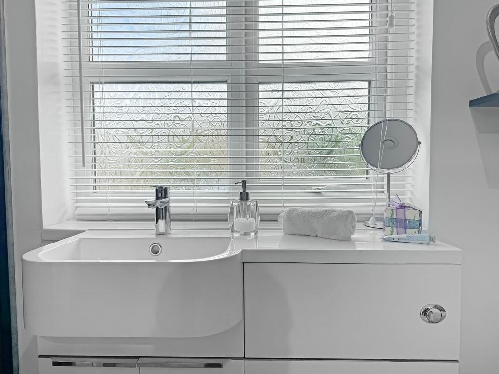 Bathroom/Shower