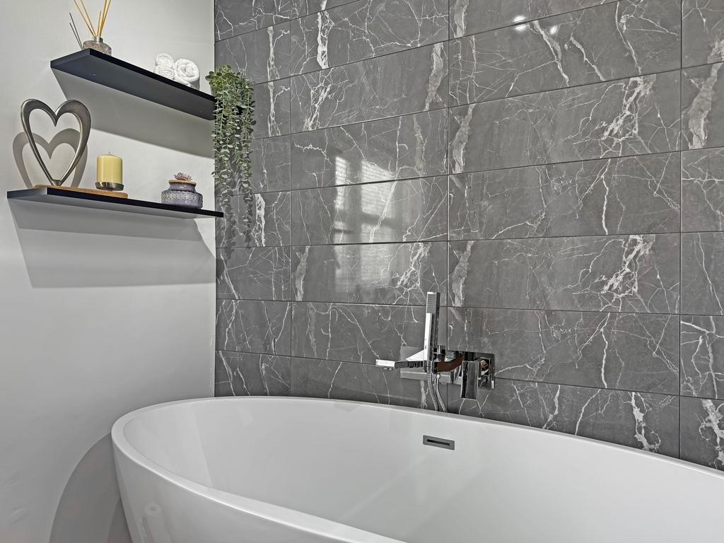 Bathroom/Shower