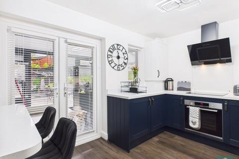 58 Bottomfield Close, Oldham, OL1 4AT