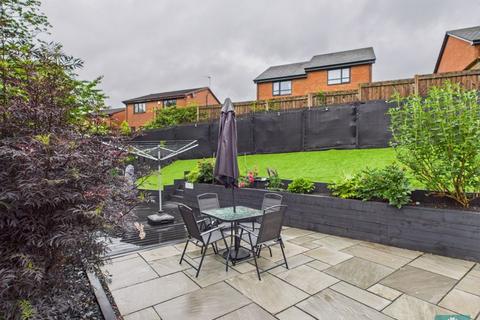 58 Bottomfield Close, Oldham, OL1 4AT