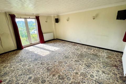 4 bedroom detached house for sale, Long Lane, Pentre Broughton