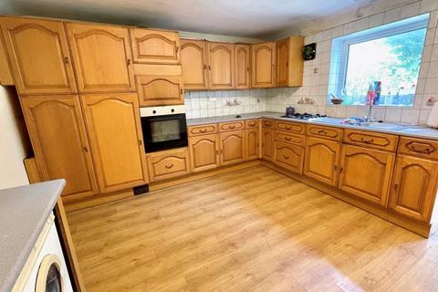 4 bedroom detached house for sale, Long Lane, Pentre Broughton