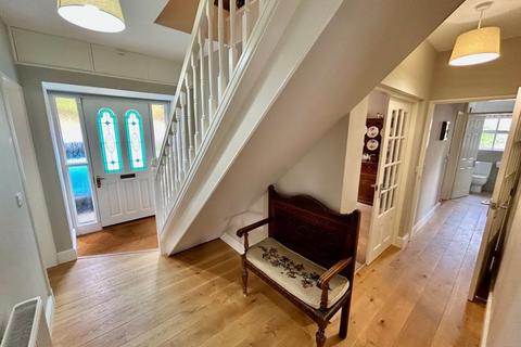 4 bedroom detached bungalow for sale, Tyn Dwr Road, Llangollen