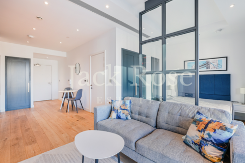 Studio to rent, Corson House, 157 City Island Way, London, E14 0TN
