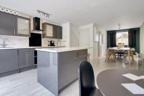 3 bedroom townhouse for sale, Union Road, Cowes PO31