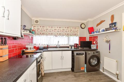 22 Bramley Way, Eastchurch, Sheerness, ME12 4BT