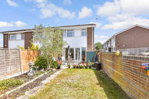 22 Bramley Way, Eastchurch, Sheerness, ME12 4BT