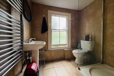 1 bedroom in a house share to rent, Trafalgar Avenue, London SE15