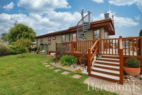 2 bedroom detached house for sale, Saltmarsh Point, Osea, Heybridge, CM9