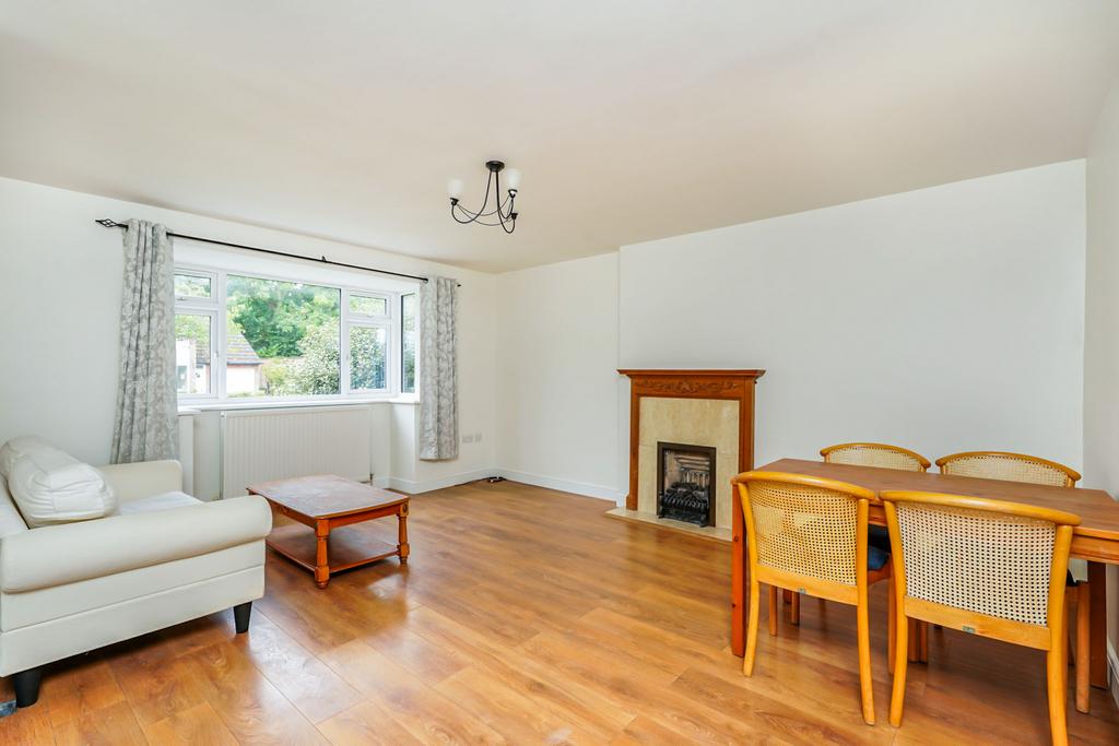 Sitting/Dining Room
