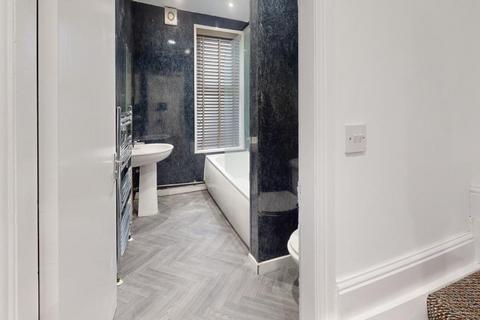 6 bedroom house to rent, Cawdor Road, Manchester M14
