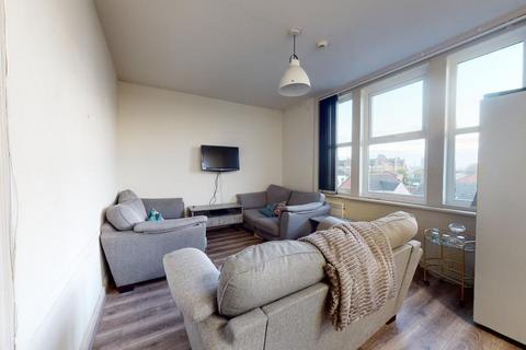 5 bedroom flat to rent, Spekeland Road, Liverpool L7