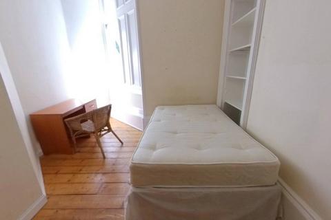 6 bedroom flat to rent, Hillhead Street, Hillhead, Glasgow, G12