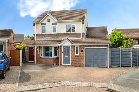 4 bedroom detached house for sale, Orwell Close, West Yorkshire WF10