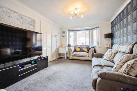 4 bedroom detached house for sale, Orwell Close, West Yorkshire WF10