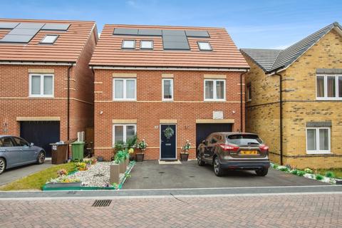 5 bedroom detached house for sale, Lotus Crescent, West Yorkshire WF10