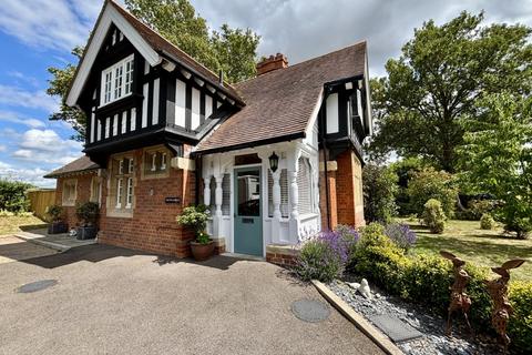 2 bedroom detached house for sale, Wood Norton, Worcestershire WR11