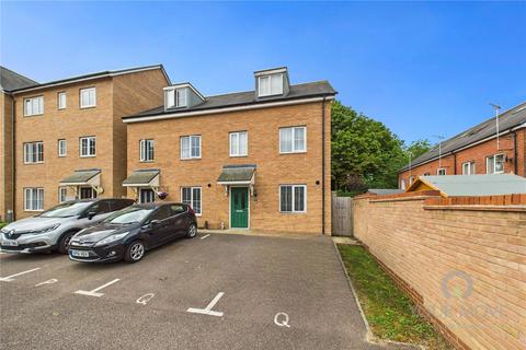 Tenor Close, Buckinghamshire MK18