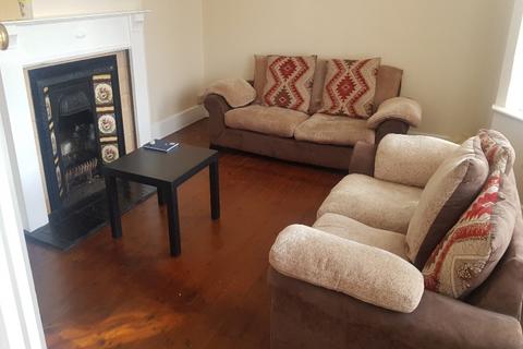3 bedroom terraced house to rent, Beeston Road, Nottingham NG7