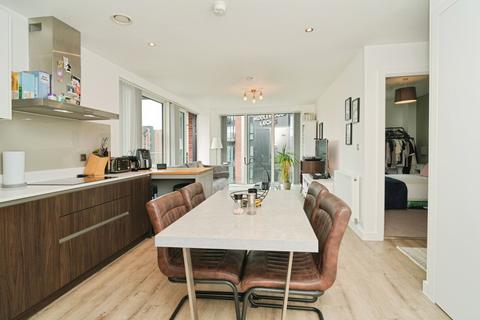 2 bedroom apartment for sale, Lockgate Square, Salford M5