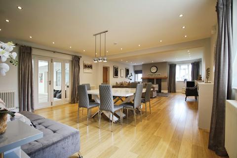5 bedroom detached house to rent, Moss Lane, Wilmslow SK9