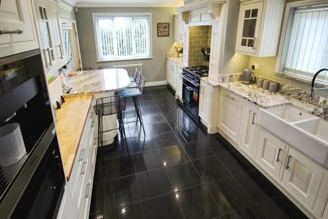 5 bedroom detached house to rent, Moss Lane, Wilmslow SK9