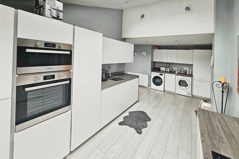 Cotswold Crescent, Greater Manchester BL8