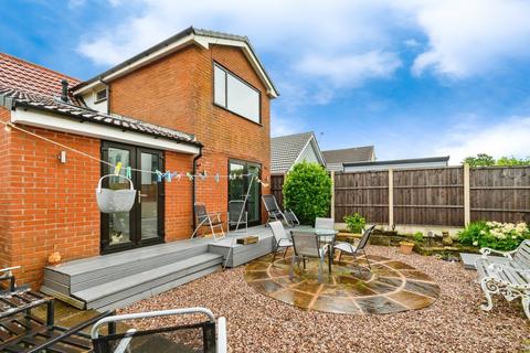 143 Cotswold Crescent, Bury, BL8 1QL