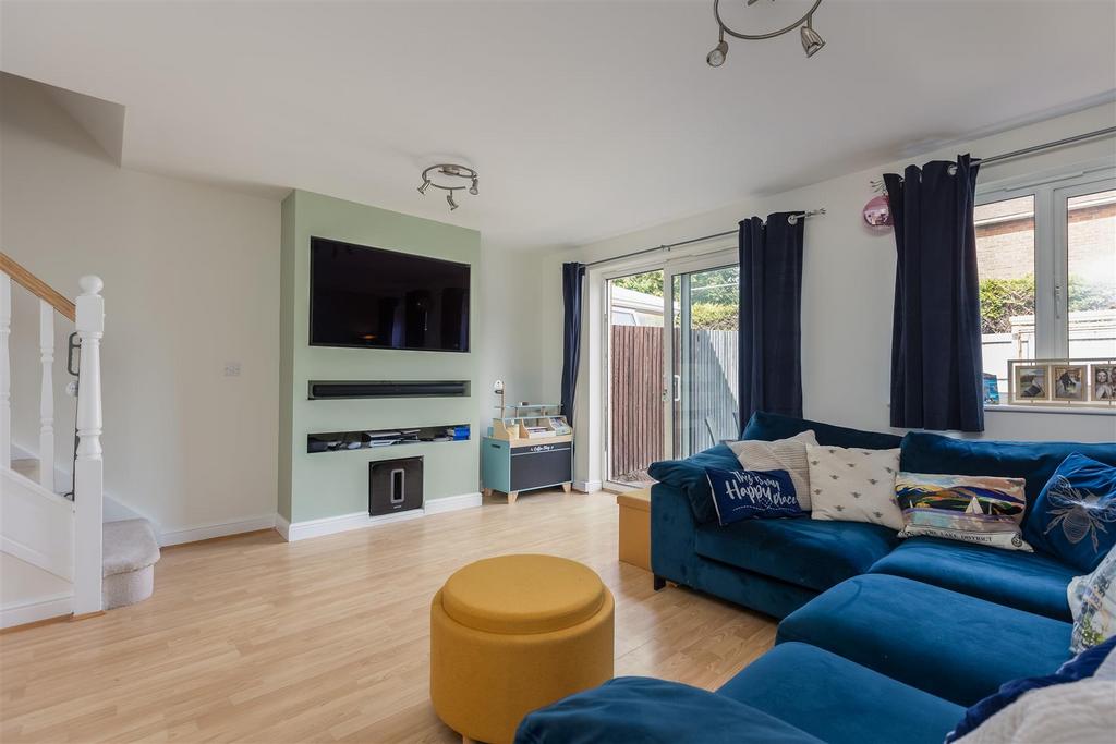 Gault Close 2 Sitting Room-1.jpg