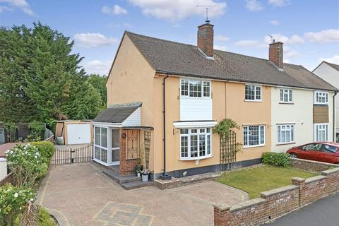 81 Parkfields, Roydon, Harlow, CM19 5JA
