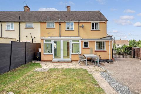 81 Parkfields, Roydon, Harlow, CM19 5JA