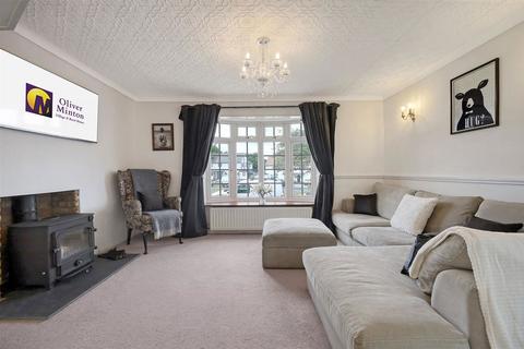 81 Parkfields, Roydon, Harlow, CM19 5JA