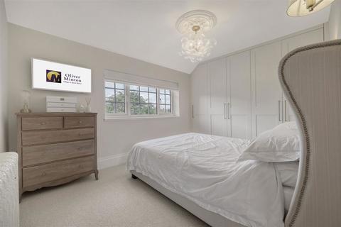 81 Parkfields, Roydon, Harlow, CM19 5JA