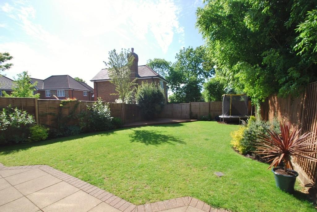 Lye Green Road, Chesham, HP5 4 bed semidetached house £1,750 pcm (£