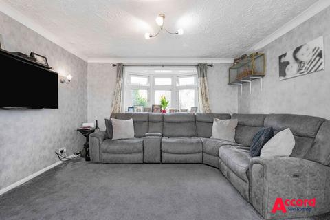 51 Walmer Close, Romford, RM7 8QH