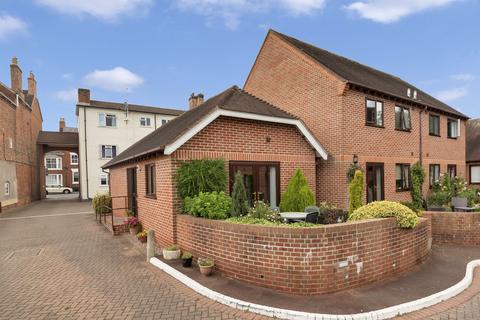 9 Weir Gardens, Pershore, WR10 1DX