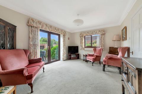 9 Weir Gardens, Pershore, WR10 1DX