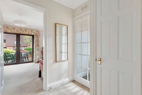 9 Weir Gardens, Pershore, WR10 1DX