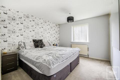 19 Cley Close, Birmingham, B5 7XF