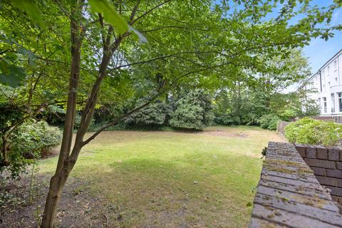 3 bedroom apartment for sale, Belsize Grove, Belsize Park NW3