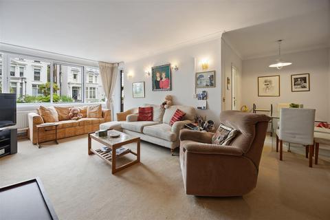 3 bedroom apartment for sale, Belsize Grove, Belsize Park NW3