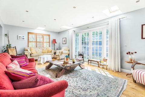 4 bedroom detached house to rent, Kimbolton Road, Bedford, MK41