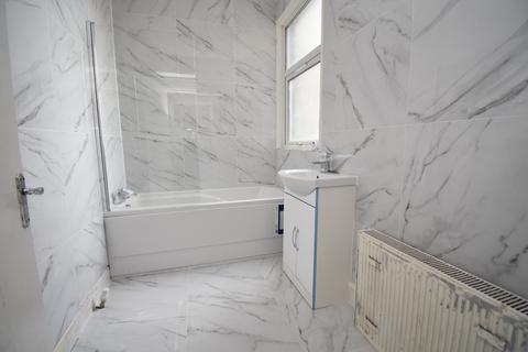 3 bedroom apartment for sale, Plumstead High Street, Plumstead