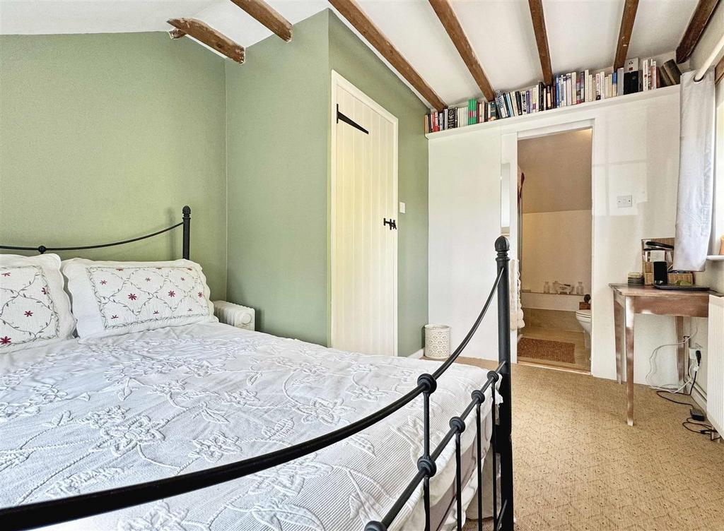 Bedroom 3b.jpg