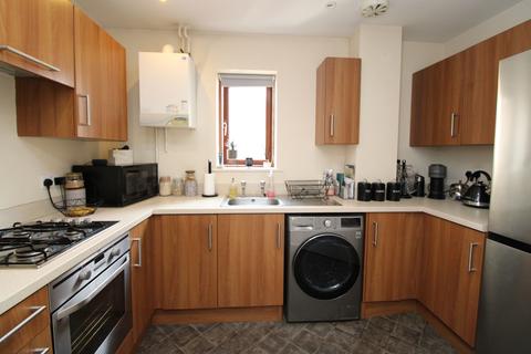 2 bedroom flat for sale, Foxdown, Overton RG25