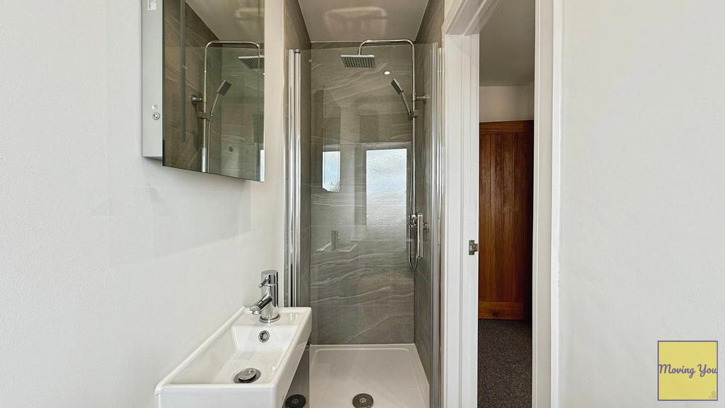 En-suite shower