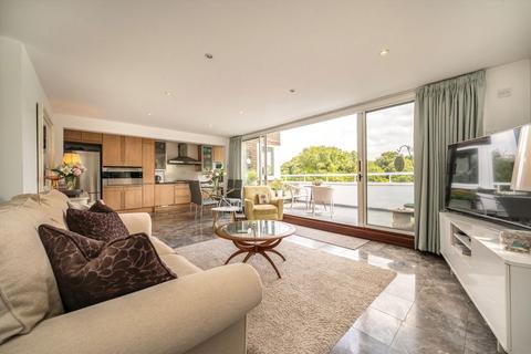 29 Augustus Close, Brentford, TW8 8QE