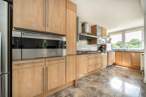 29 Augustus Close, Brentford, TW8 8QE