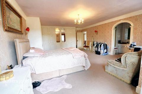 5 bedroom detached house for sale, Cannock Road, WOLVERHAMPTON